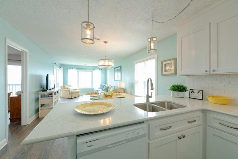 Sandy Dunes Oceanfront Condo - Just Renovated June 2020 Myrtle Beach Exterior photo
