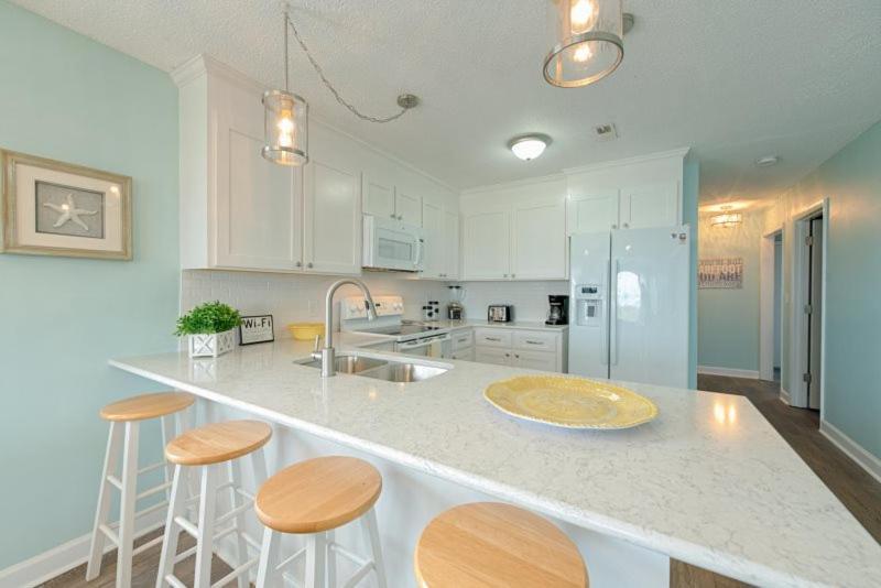 Sandy Dunes Oceanfront Condo - Just Renovated June 2020 Myrtle Beach Exterior photo