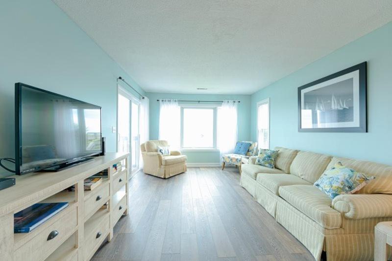 Sandy Dunes Oceanfront Condo - Just Renovated June 2020 Myrtle Beach Exterior photo